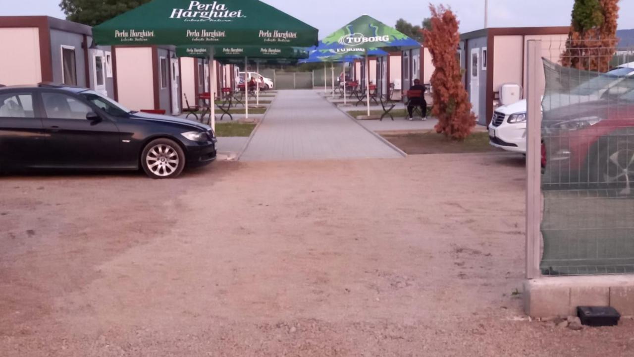Glamtainer Court Otel Curteni Dış mekan fotoğraf