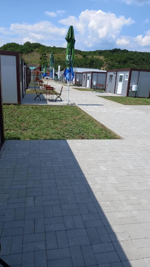 Glamtainer Court Otel Curteni Dış mekan fotoğraf